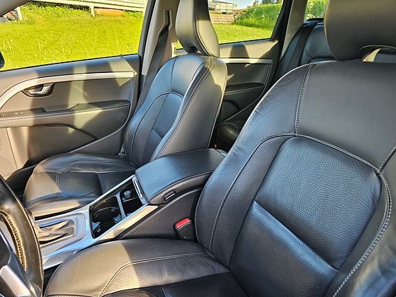 Volvo V70 8 of 18