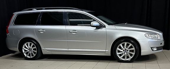 Volvo V70 3 of 28