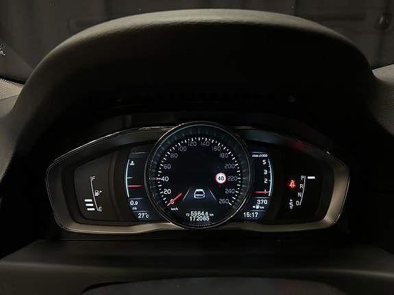 Volvo V70 25 of 28