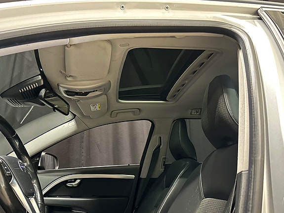 Volvo V70 10 of 28