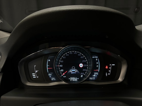 Volvo V70 24 of 28