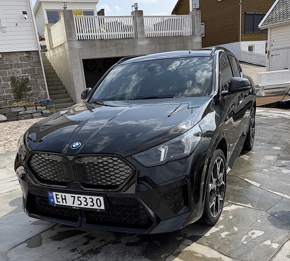 BMW iX2 2 of 23