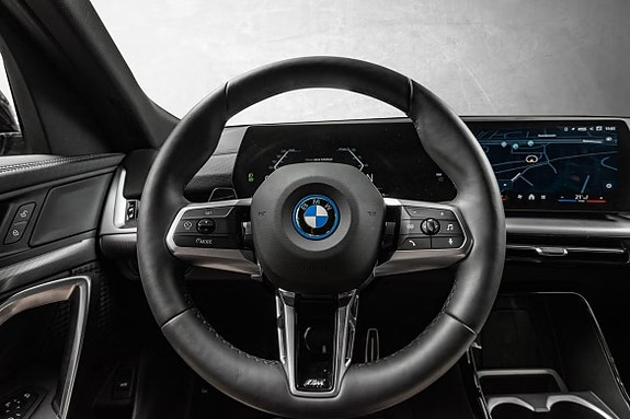 BMW iX2 12 of 23
