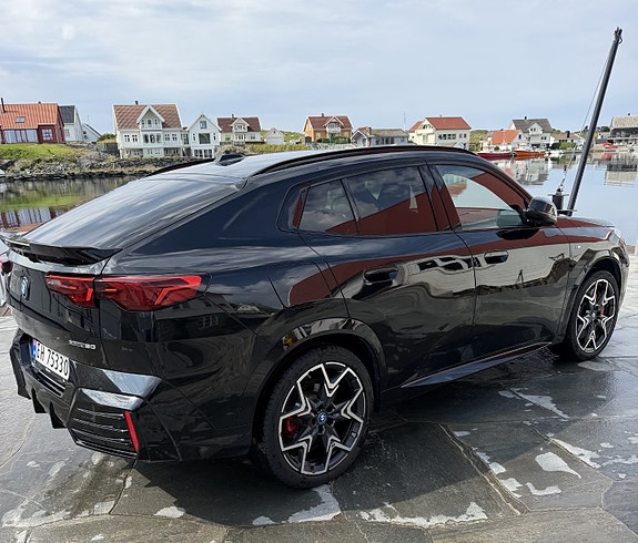 BMW iX2 5 of 23