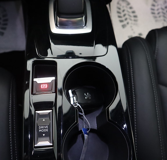 Peugeot 2008 27 of 30