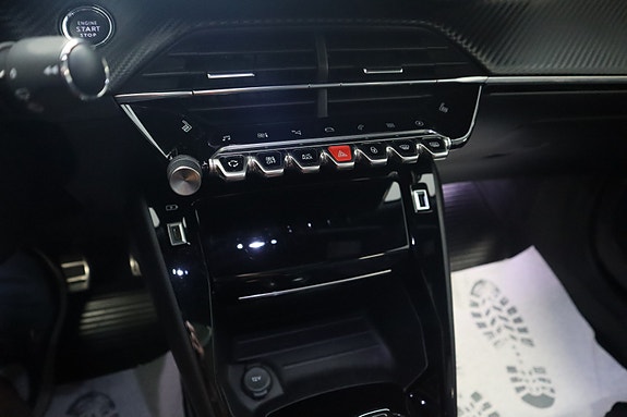 Peugeot 2008 29 of 30