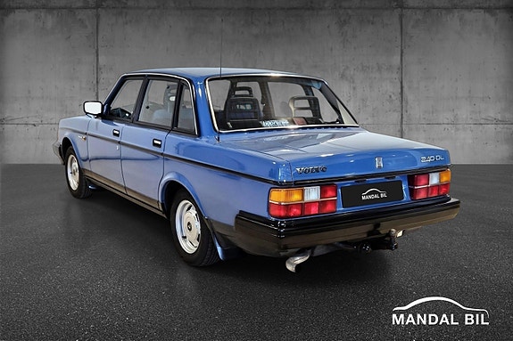 Volvo 244 9 of 30