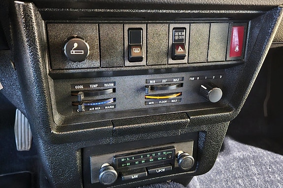Volvo 244 24 of 30