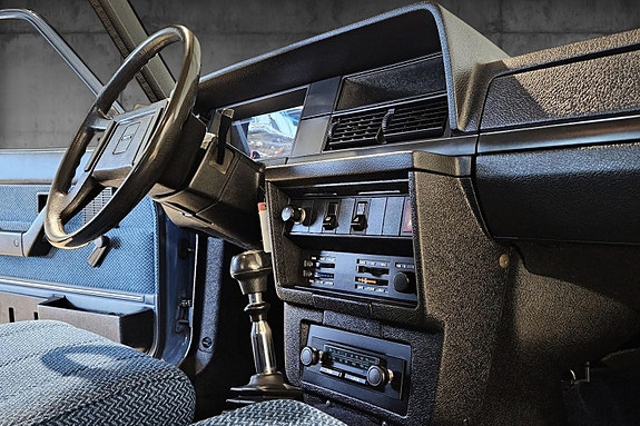 Volvo 244 30 of 30