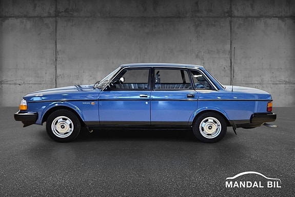 Volvo 244 11 of 30