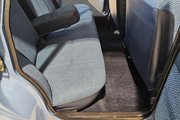 Volvo 244 25 of 30