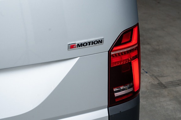 Volkswagen Transporter 12 of 24
