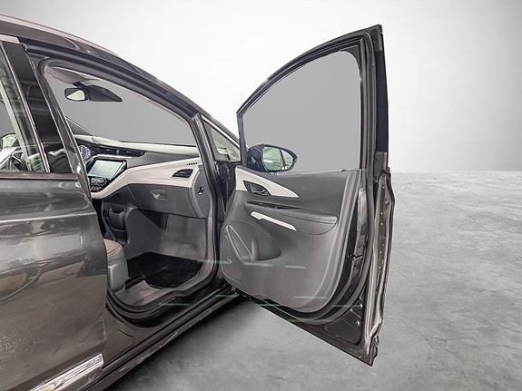 Opel Ampera-e 18 of 28