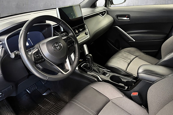 Toyota Corolla Cross 8 of 30