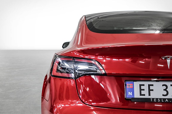 Tesla Model 3 9 of 30