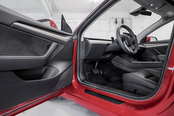 Tesla Model 3 12 of 30