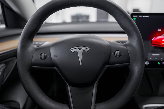 Tesla Model 3 17 of 30