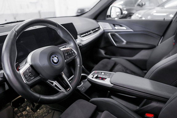 BMW iX1 10 of 30