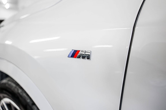 BMW iX1 12 of 30