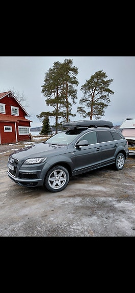 Audi Q7 2 of 7