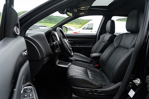 Mitsubishi Outlander 12 of 25