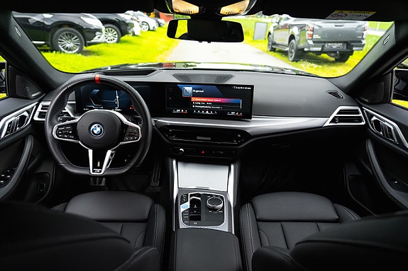 BMW i4 14 of 30