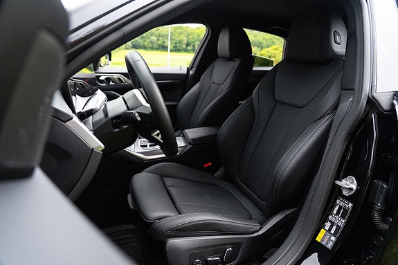 BMW i4 17 of 30