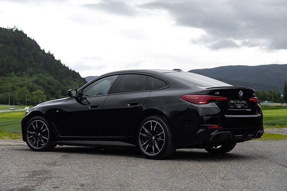 BMW i4 5 of 30