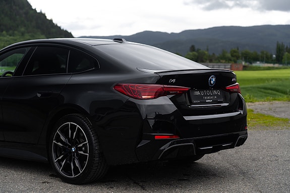 BMW i4 6 of 30