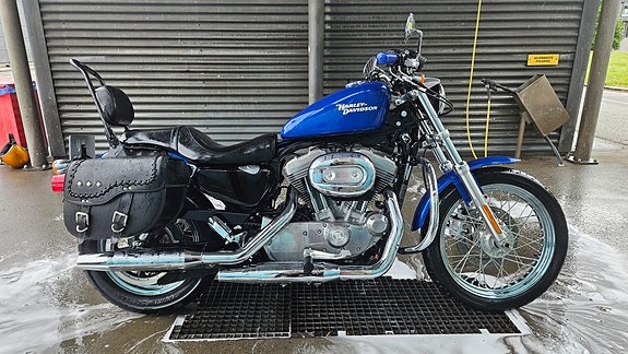 Harley-Davidson XL 883 Sportster 2 of 7