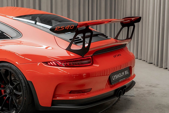 Porsche 911 GT3 RS 17 of 30