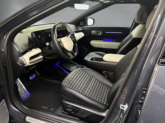Kia EV4 12 of 28