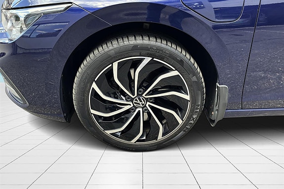 Volkswagen Golf VIII 8 of 20