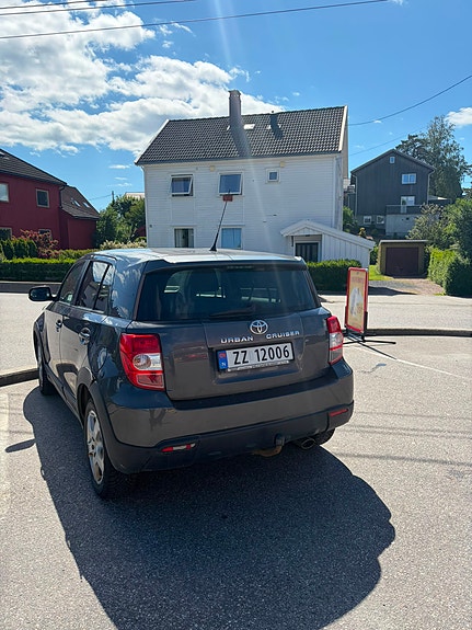 Toyota Urban Cruiser 2 of 8