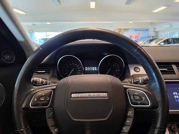 Land Rover Range Rover Evoque 18 of 30