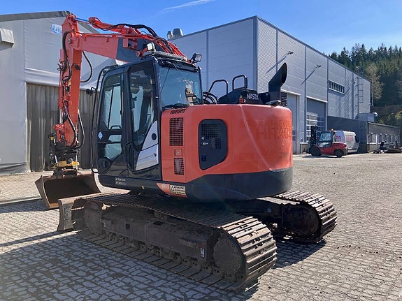 Hitachi ZX 135 US-5 2 of 8
