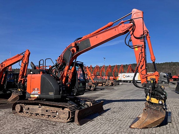 Hitachi ZX 135 US-5 6 of 8