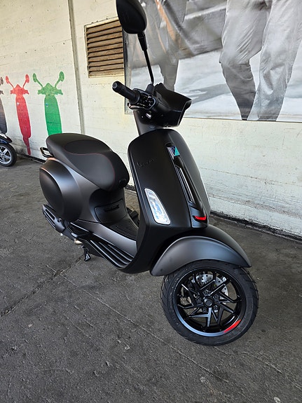 Vespa GTS 310 SUPER 16 of 20