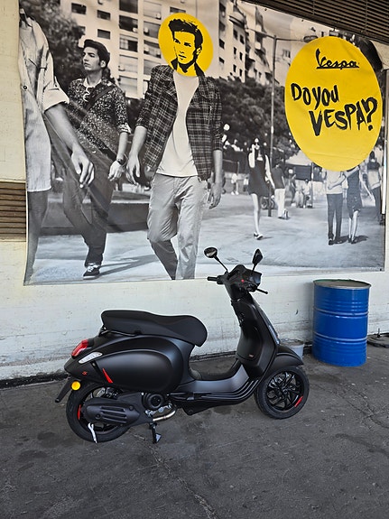 Vespa GTS 310 SUPER 15 of 20