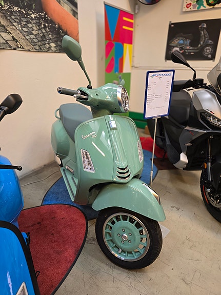 Vespa GTS 310 SUPER 2 of 20