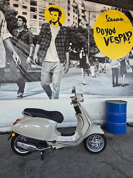 Vespa GTS 310 SUPER 18 of 20