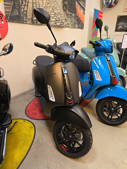 Vespa GTS 310 SUPER 4 of 20
