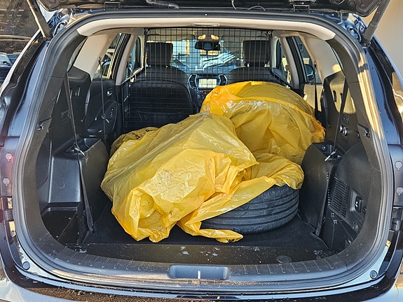 Hyundai Grand Santa Fe 17 of 20