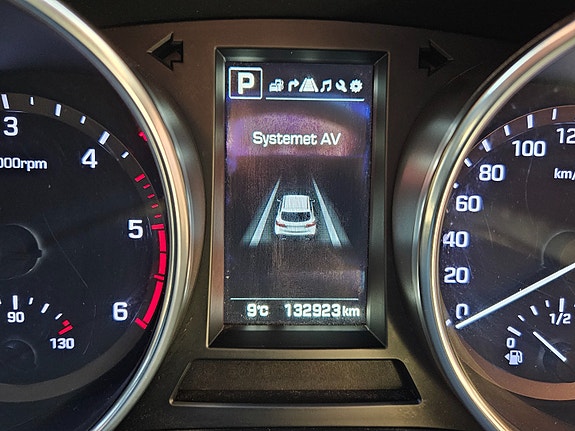 Hyundai Grand Santa Fe 9 of 20