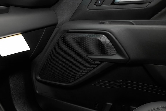 Chevrolet Silverado EV 26 of 28