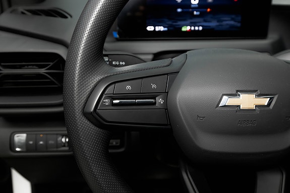 Chevrolet Silverado EV 23 of 28