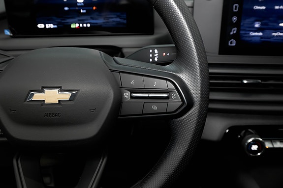 Chevrolet Silverado EV 22 of 28