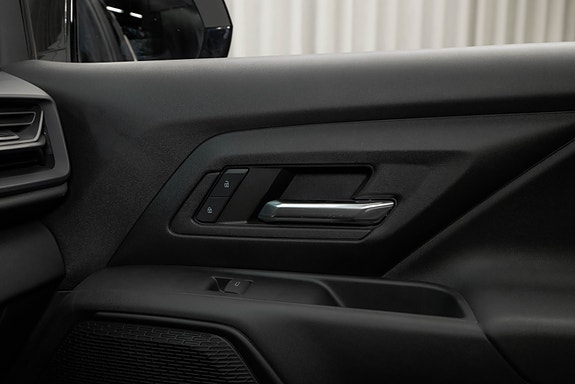 Chevrolet Silverado EV 27 of 28