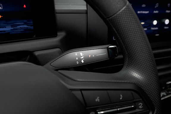 Chevrolet Silverado EV 24 of 28