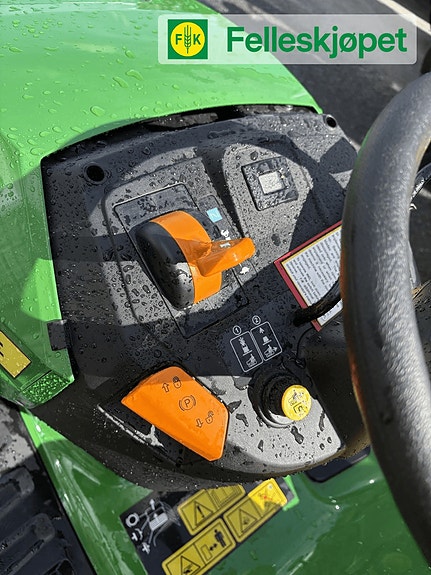 John Deere X107 5 of 6